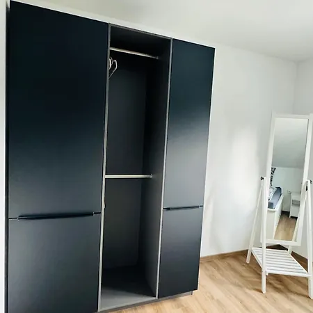 Wunderschoene Moderne Mit 2 Schlafzimmern *