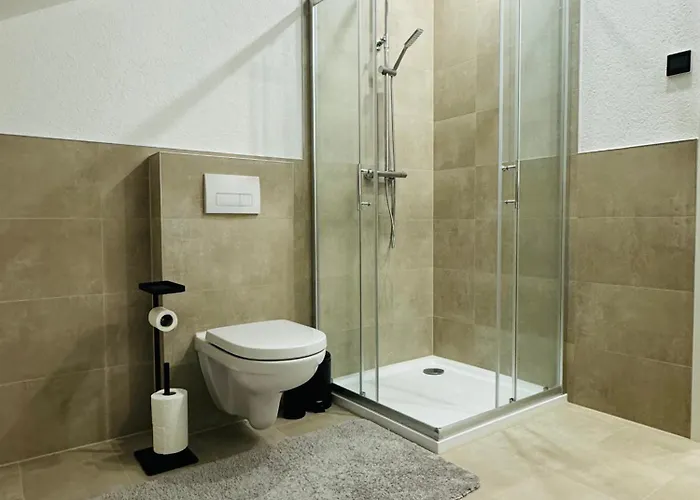 Wunderschoene Moderne Mit 2 Schlafzimmern Apartmán *