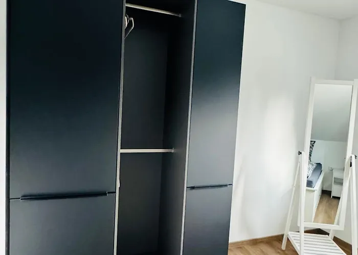 Wunderschoene Moderne Mit 2 Schlafzimmern *